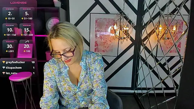 Queen Anna  online show from 01/31/26, 07:11