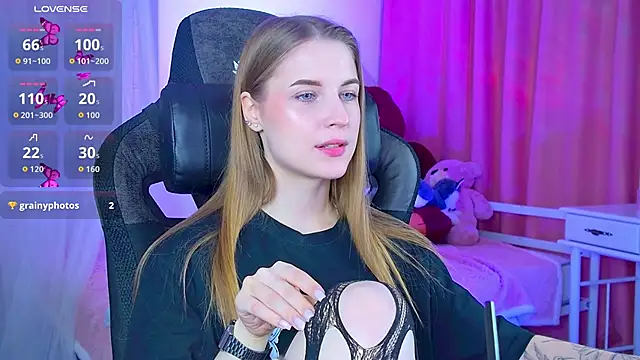 CuteMousee online show from 09/15/25, 05:51