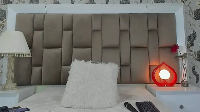 AlizonMoreti online show from 12/30/24, 02:08