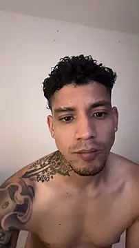 Snapshot of Davidbatista__ chatting on 10/16/25, 07:48 Davidbatista online show from 10/16/25, 07:48