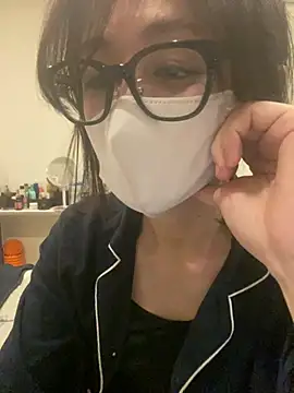 Snapshot of mel__mel chatting on 03/18/26, 12:08 mel mel online show from 03/18/26, 12:08