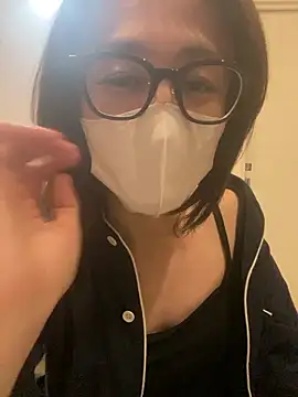 Snapshot of mel__mel chatting on 03/25/26, 04:35 mel mel online show from 03/25/26, 04:35