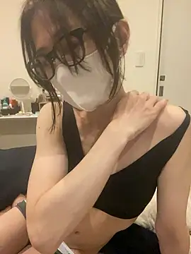 Snapshot of mel__mel chatting on 03/29/26, 01:33 mel mel online show from 03/29/26, 01:33