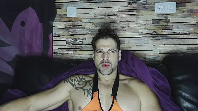 Snapshot of XxBigboybandxX chatting on 12/27/24, 08:35 XxBigboybandxX online show from 12/27/24, 08:35