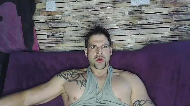 Snapshot of XxBigboybandxX chatting on 02/08/25, 07:59 XxBigboybandxX online show from 02/08/25, 07:59