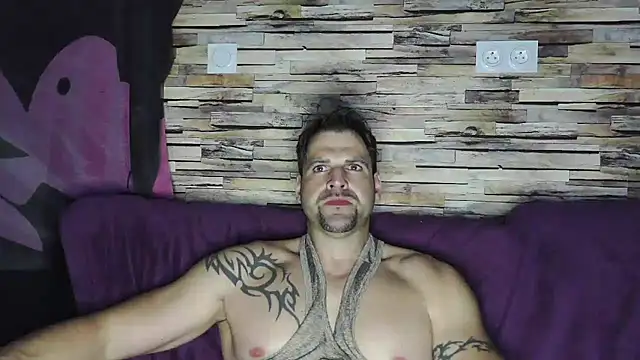 Snapshot of XxBigboybandxX chatting on 02/28/25, 07:25 XxBigboybandxX online show from 02/28/25, 07:25