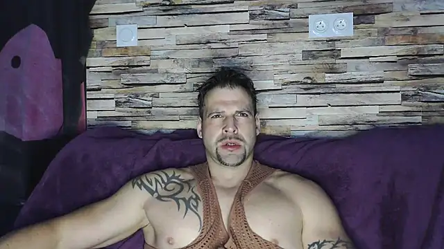 Snapshot of XxBigboybandxX chatting on 03/15/25, 06:14 XxBigboybandxX online show from 03/15/25, 06:14