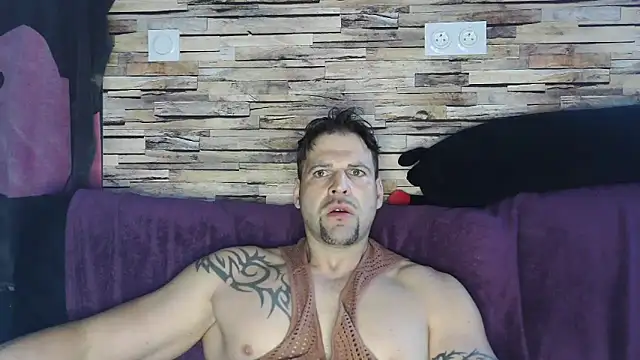 Snapshot of XxBigboybandxX chatting on 03/16/25, 08:32 XxBigboybandxX online show from 03/16/25, 08:32