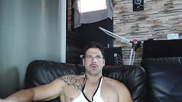 Snapshot of XxBigboybandxX chatting on 10/23/25, 03:33 XxBigboybandxX online show from 10/23/25, 03:33