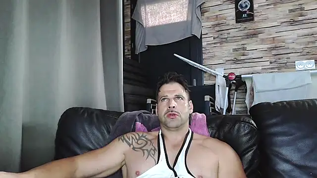 Snapshot of XxBigboybandxX chatting on 11/07/25, 12:49 XxBigboybandxX online show from 11/07/25, 12:49