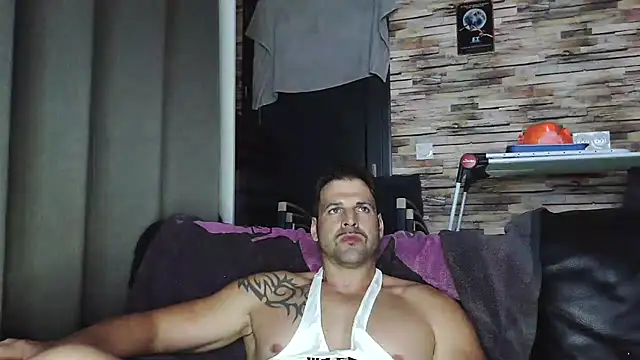 Snapshot of XxBigboybandxX chatting on 11/14/25, 07:23 XxBigboybandxX online show from 11/14/25, 07:23