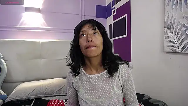 karolinee 66  online show from 12/13/25, 08:14