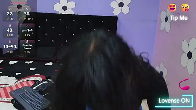 karolinee 66  online show from 03/07/26, 04:20