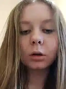 Snapshot of Ekaterina27 chatting on 03/03/25, 10:31 Ekaterina27 online show from 03/03/25, 10:31