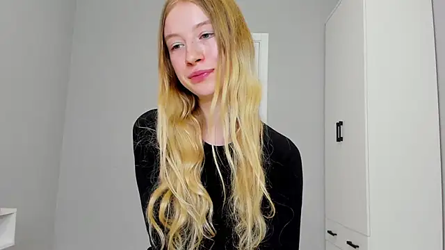 Snapshot of minidivaa_ chatting on 01/22/25, 10:26 minidivaa online show from 01/22/25, 10:26