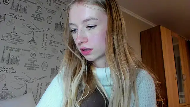 Snapshot of minidivaa_ chatting on 10/12/25, 08:08 minidivaa online show from 10/12/25, 08:08