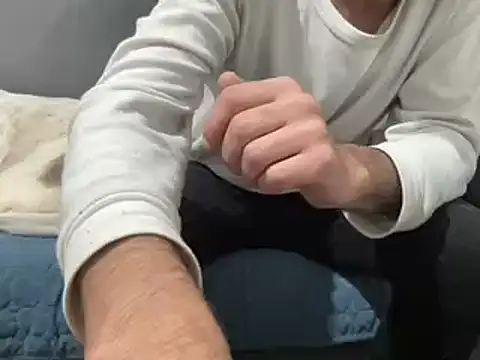 4small4inchlol online show from 02/22/25, 10:40