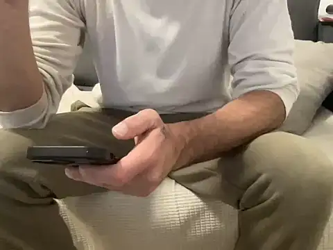 4small4inchlol online show from 03/19/26, 07:51