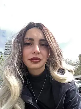 Snapshot of SandraCarter chatting on 03/22/25, 08:08 SandraCarter online show from 03/22/25, 08:08