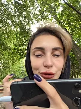 Snapshot of SandraCarter chatting on 09/19/25, 06:04 SandraCarter online show from 09/19/25, 06:04