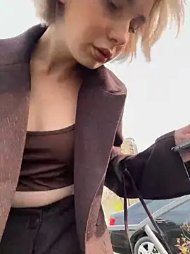 Snapshot of SandraCarter chatting on 11/24/25, 07:19 SandraCarter online show from 11/24/25, 07:19