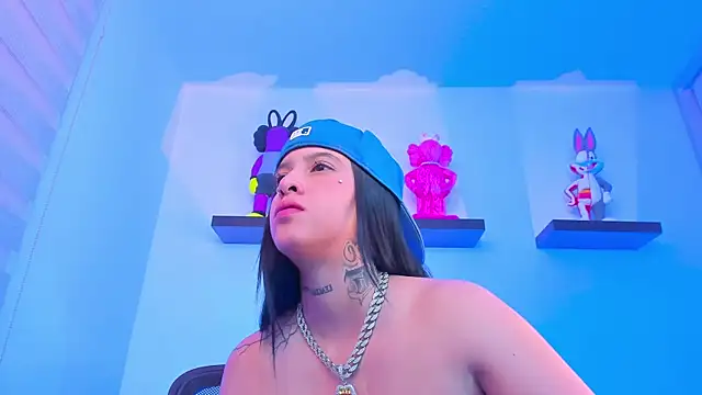 Gangster Girl online show from 12/15/24, 03:24