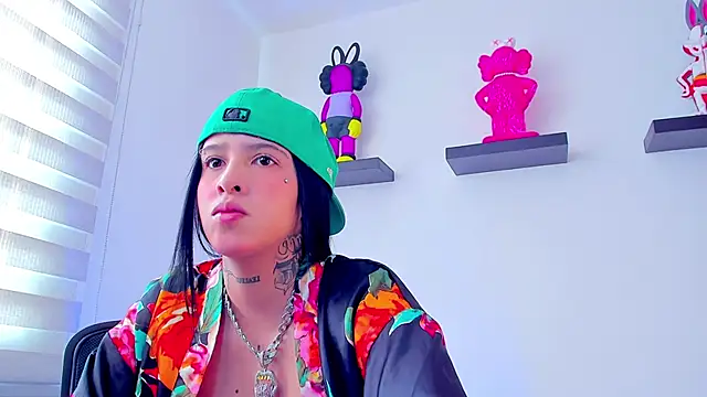 Gangster Girl online show from 12/21/24, 02:15