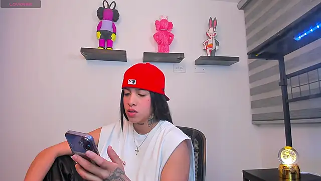 Gangster Girl online show from 03/07/26, 05:15