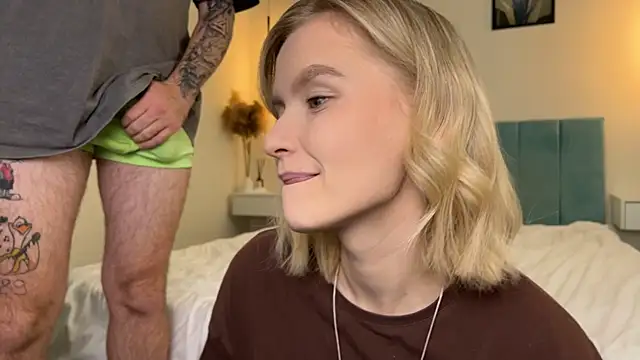 Snapshot of Adelovenick chatting on 11/23/25, 08:14 Adelovenick online show from 11/23/25, 08:14