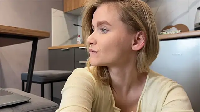 Adelovenick online show from 04/19/26, 09:19