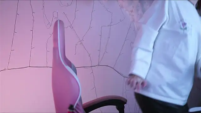 Snapshot of Lana__May chatting on 02/12/25, 02:43 Lana May online show from 02/12/25, 02:43