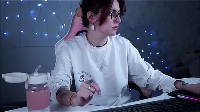 Snapshot of Lana__May chatting on 03/02/25, 02:43 Lana May online show from 03/02/25, 02:43