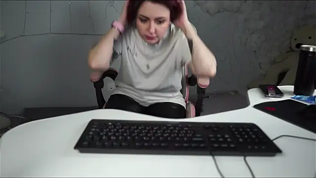 Snapshot of Lana__May chatting on 03/16/25, 02:33 Lana May online show from 03/16/25, 02:33