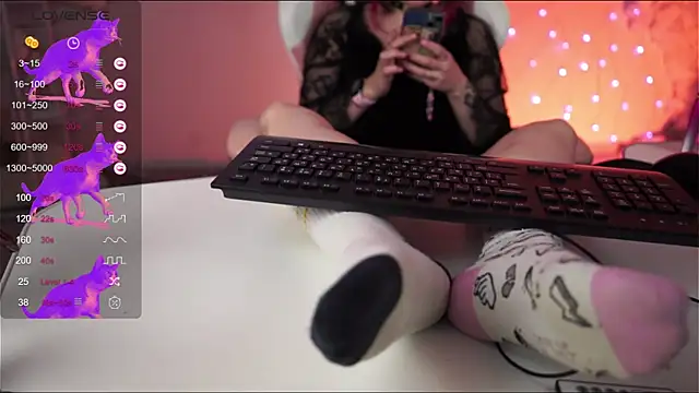 Snapshot of Lana__May chatting on 03/22/25, 02:36 Lana May online show from 03/22/25, 02:36