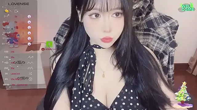 Snapshot of Naixue-520 chatting on 02/11/25, 02:13 Naixue-520 online show from 02/11/25, 02:13