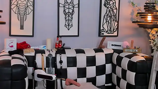 SARAFOXX  online show from 12/19/24, 05:50