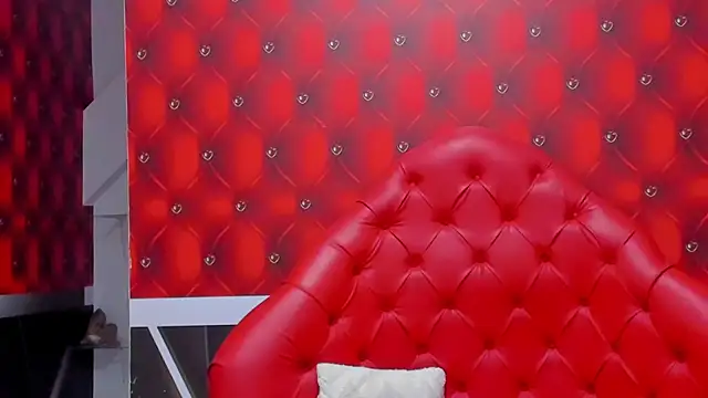 SARAFOXX  online show from 02/15/25, 11:50