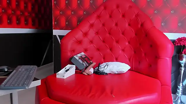 SARAFOXX  online show from 03/08/25, 05:43