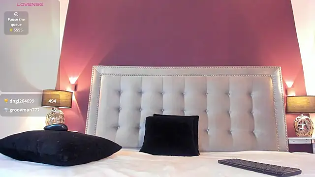 IssyRosse online show from 12/20/25, 01:51