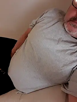 Snapshot of bluangelo chatting on 01/27/25, 04:33 bluangelo online show from 01/27/25, 04:33