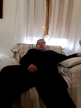 Snapshot of bluangelo chatting on 03/07/25, 10:45 bluangelo online show from 03/07/25, 10:45