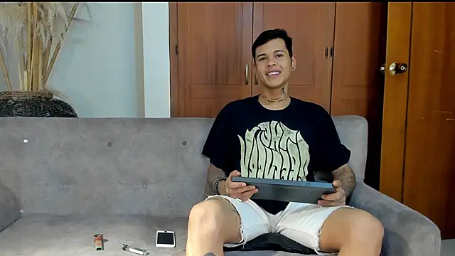 jamesinked  online show from 10/28/25, 07:27