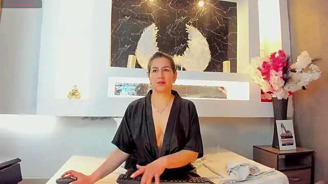 Cinthya mjs online show from 10/21/25, 12:06