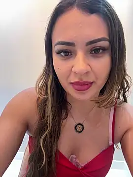 Snapshot of carol_amorim chatting on 12/23/24, 10:23 carol amorim online show from 12/23/24, 10:23