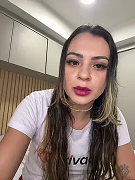 Snapshot of carol_amorim chatting on 01/12/25, 01:32 carol amorim online show from 01/12/25, 01:32