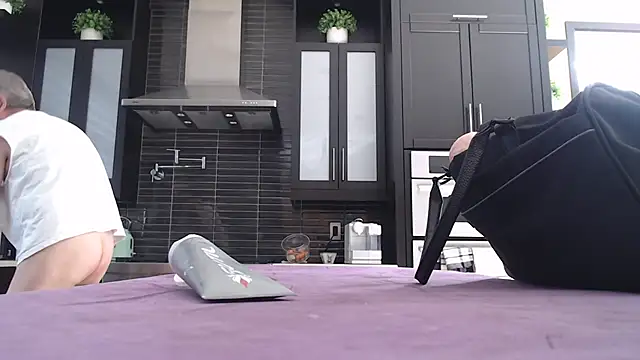 Toy-Daddy online show from 10/13/25, 06:41