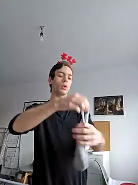 Snapshot of nickdtr chatting on 02/14/25, 10:49 nickdtr online show from 02/14/25, 10:49