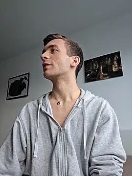 Snapshot of nickdtr chatting on 10/11/25, 01:42 nickdtr online show from 10/11/25, 01:42