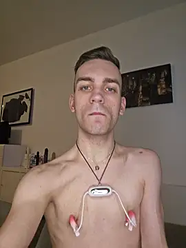 Snapshot of nickdtr chatting on 11/15/25, 04:47 nickdtr online show from 11/15/25, 04:47