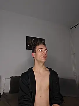 Snapshot of nickdtr chatting on 12/16/25, 06:57 nickdtr online show from 12/16/25, 06:57